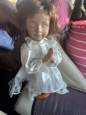 14” White Praying Vintage 1985 Porcelain Doll in Lace Dress